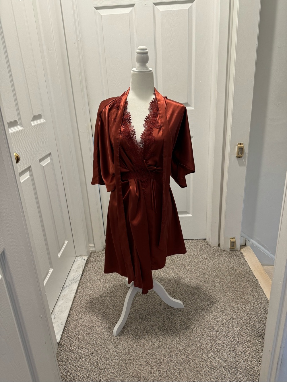 Lace-Trim Satin Robe & Chemise in Deep Rust